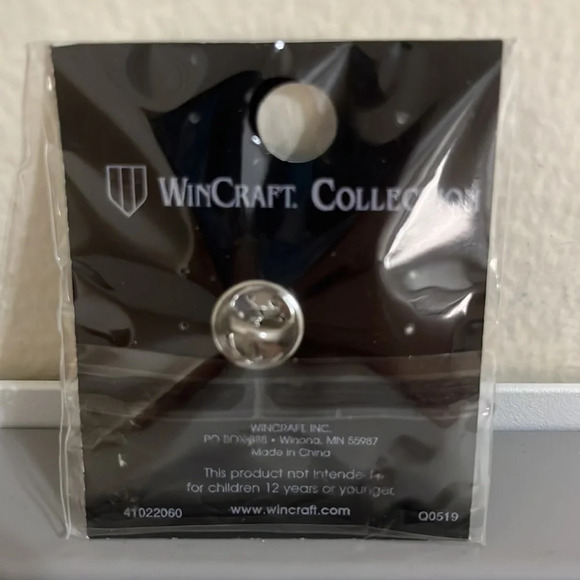 Derek Jeter Replica Plaque Pin - Picture 3 of 4